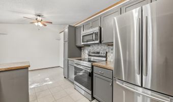 636 Dublin Dr, Andover, KS 67002