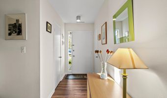 624 Peninsula Ct, Ann Arbor, MI 48105