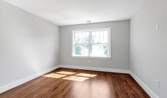 109 Greenway, Albertson, NY 11507