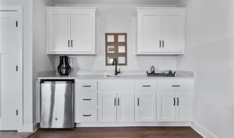 16378 Craig St, Basehor, KS 66007
