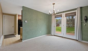 22 Cortland Cir, Bangor, ME 04401