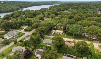 68 Birchwood Dr, Narragansett, RI 02882