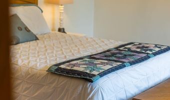 2623 W SUNNYVIEW Cir, Appleton, WI 54914