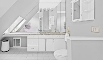 20 Beechwood Dr, Cranston, RI 02921