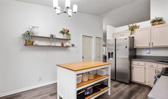 8556 Green Valley Dr, Indianapolis, IN 46217