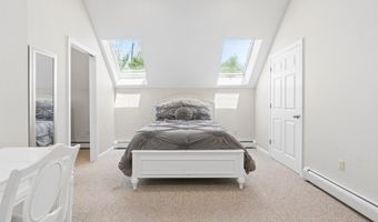 3 Buckingham Rd, Bayonne, NJ 07035