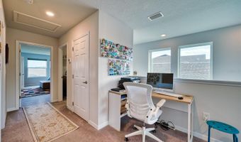 6136 VOYAGERS Pl, Apollo Beach, FL 33572
