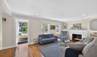 9 Milton Rd, Barrington, RI 02806