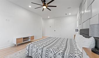 1145 NE Monroe St, Bentonville, AR 72712