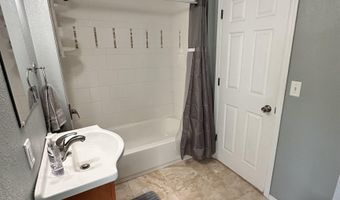 1206 3rd Ave, Alton, IA 51003