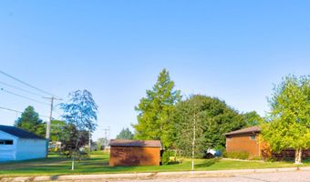 201 4th St, Armstrong, IA 50514