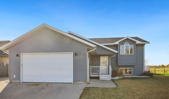 1313 Plum Ln, Aberdeen, SD 57401