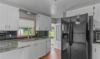 11 Red Robin Rd, Cranston, RI 02920