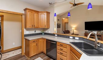 1018 Falcon Dr SE, Altoona, IA 50009