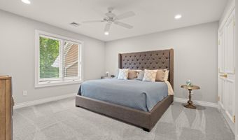 284 Park Ave, Oakhurst, NJ 07755