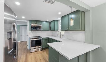 616 LIME St, Auburndale, FL 33823