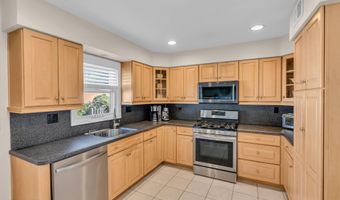 124 Sandpiper Dr, Belford, NJ 07718