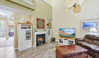 8 Meadowbrook Aly, Barnegat, NJ 08005