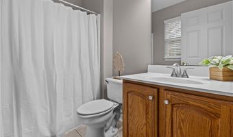 660 Village Green Blvd E, Adams Twp., PA 16046