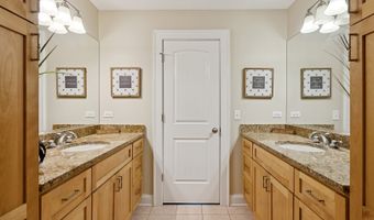 907 S Vail Ave, Arlington Heights, IL 60005