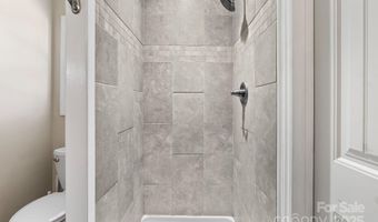 24 Ian River Dr, Asheville, NC 28806