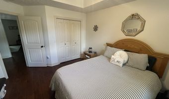 1025 Nickolas St, Aurora, MO 65605
