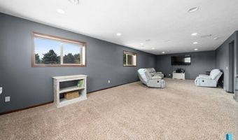 212 N Fairway Dr, Brandon, SD 57005
