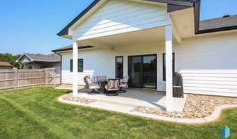 105 E Birchwood Dr, Brandon, SD 57005