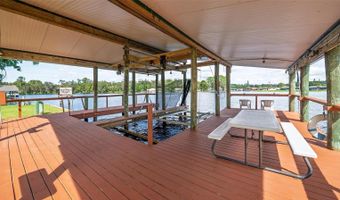 56310 REDBUD Rd, Astor, FL 32102
