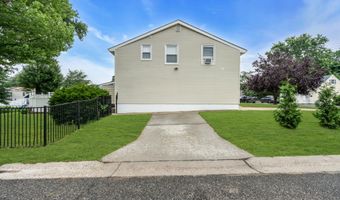 55 Drift Rd, Belford, NJ 07718