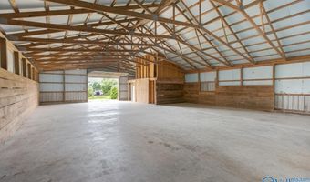 5572 Section Line Rd, Albertville, AL 35950