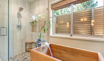3040 NW Clubhouse Dr, Bend, OR 97703