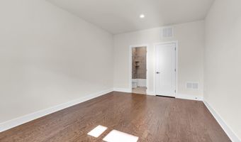 6 Augustus Dr, Middletown, NJ 07748
