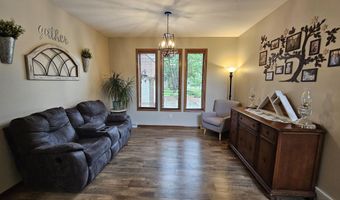 39081 Greenwood Ln, Aberdeen, SD 57401