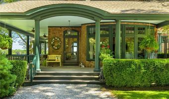 17 Pojac Point Rd, North Kingstown, RI 02852