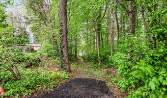 17 Point Ln, Arcadia, IN 46030