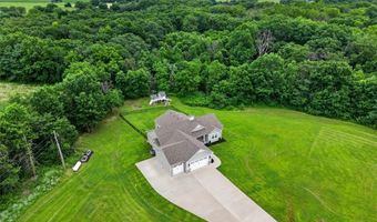 803 NE Lakota Dr, Adrian, MO 64720