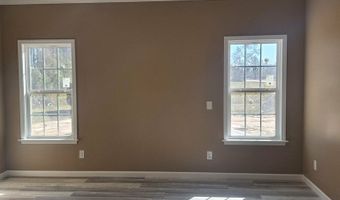 155 Peach Ln, Baxley, GA 31513