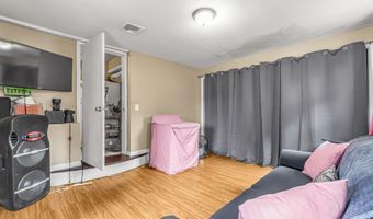 242 Pearl Harbor St, Bridgeport, CT 06610