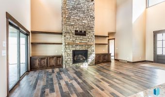 2816 E Sunflower Cir, Brandon, SD 57005