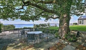 69 Nayatt Rd, Barrington, RI 02806