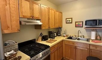 141 Coggeshall Ave, Newport, RI 02840