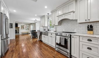 14 Cedrus Ct, Branford, CT 06405