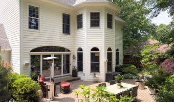 5691 Forest Gln SE, Ada, MI 49301