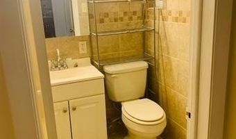 34 E 32ND St B5, Bayonne, NJ 07002