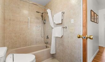 46 Chittenden Dr, Burlington, VT 05401