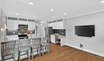 6 Harbor Pkwy, Clinton, CT 06413