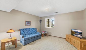 5856 139th St W, Apple Valley, MN 55124