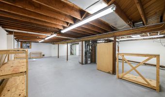 570 Garfield Ave, Belford, NJ 07718
