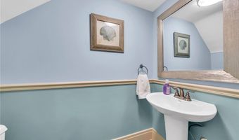 49 Burbank Dr, Amherst, NY 14226